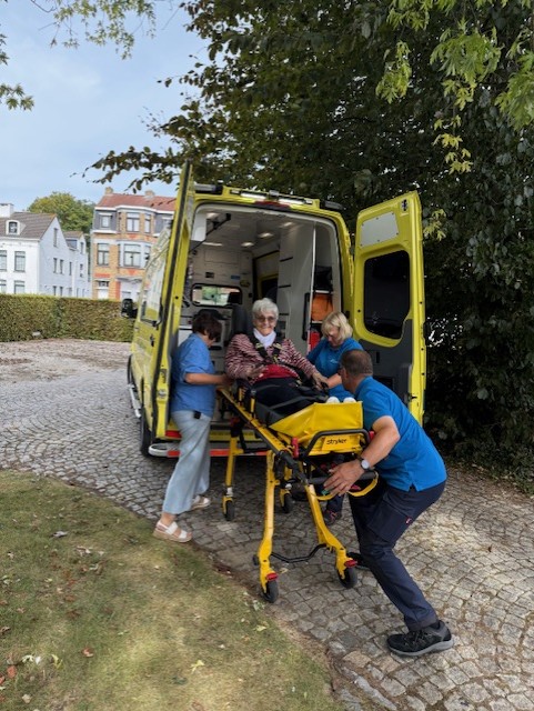 Reunie met 50 familieleden en een broer die ze al 9 jaar niet had gezien.